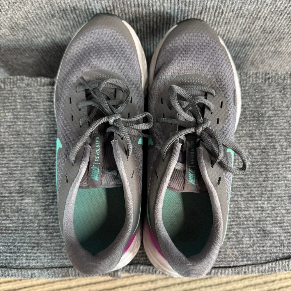 Nike Revolution 5 Womens Running Shoes Grey Teal Pink BQ3204-013 Sz 6.5